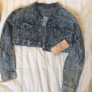 Distressed cropped jean jacked